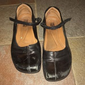kalso Earth shoes black size 7